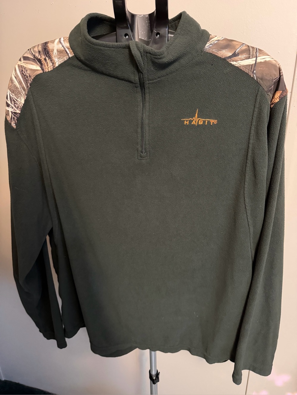 Habit Men's Fleece 1/4 Zip Pullover Forest Green Camo Accent